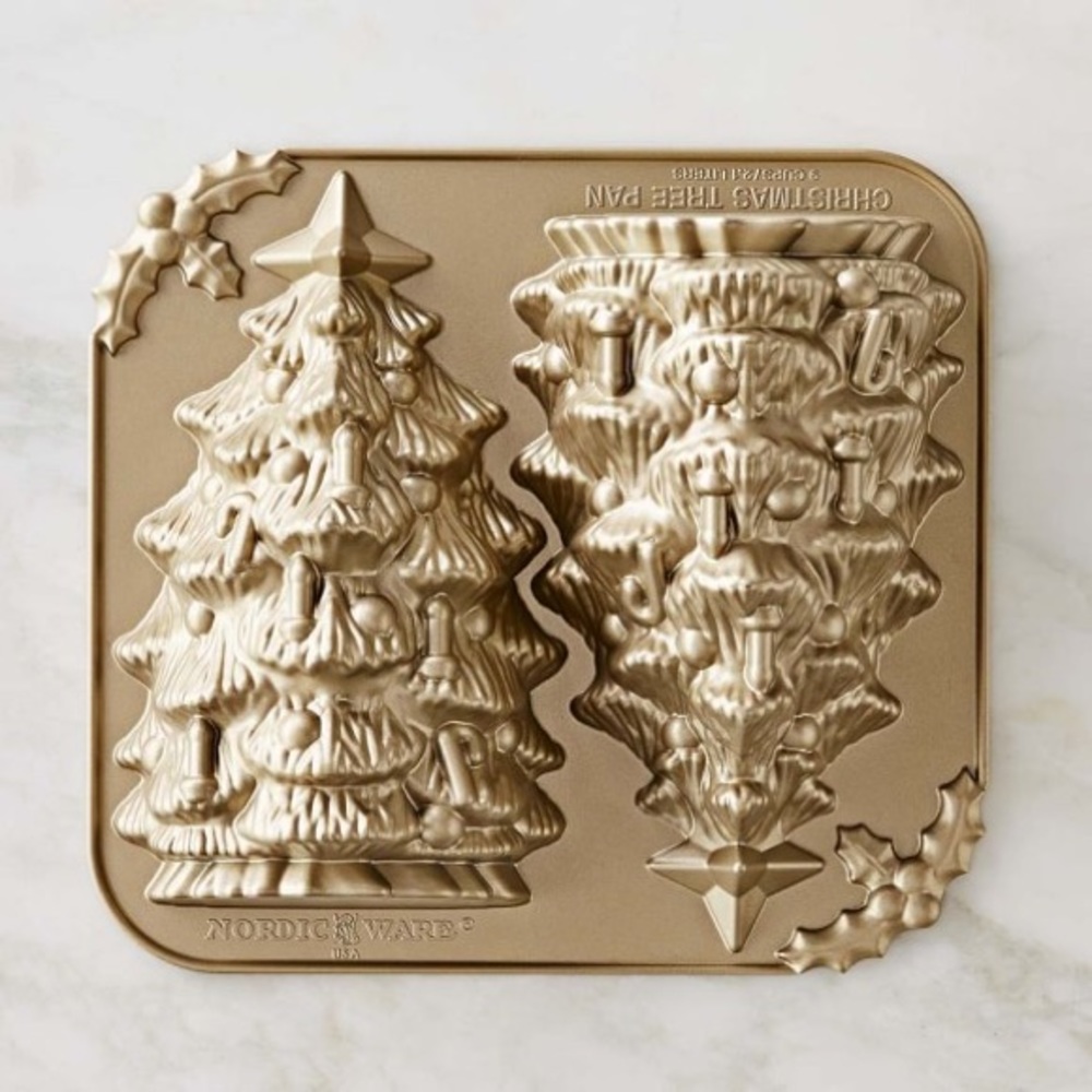 Nordic Ware Christmas Tree Cake Pan, 3-D